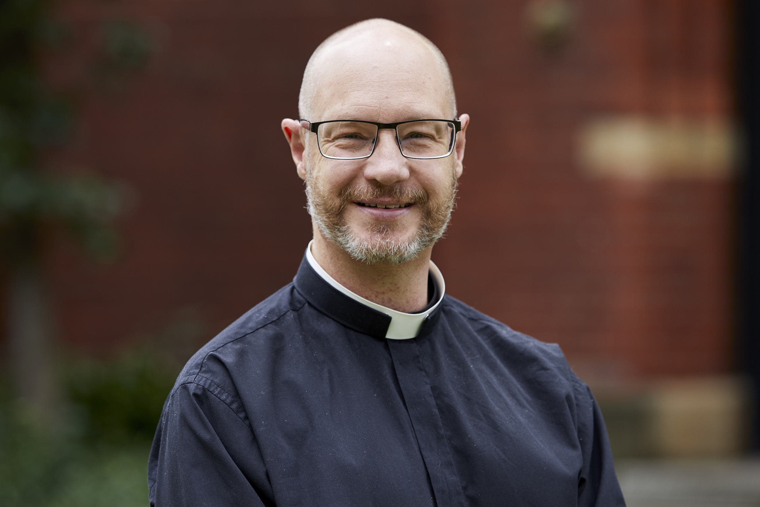 Headshot of PROFESSOR MARK LINDSAY